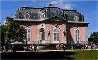 Blick vom englischen Garten auf das Schloss