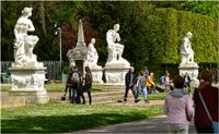 Skulpturen vor der Schlossterrasse